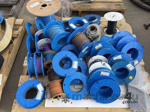 Qty Assorted End Roll Cable