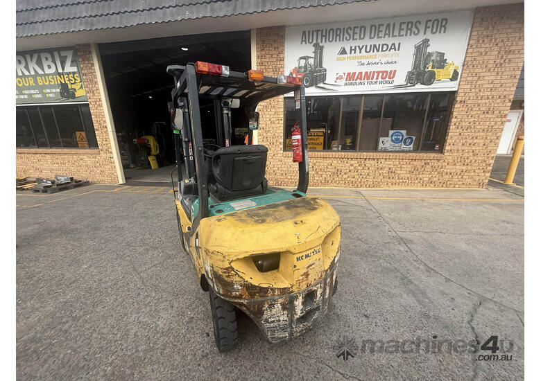 caption 2.5 Tonne Forklift For Sale