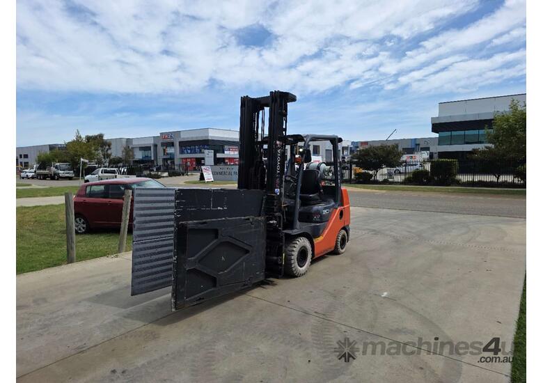 caption Toyota Forklift 3T with White Goods Clamp