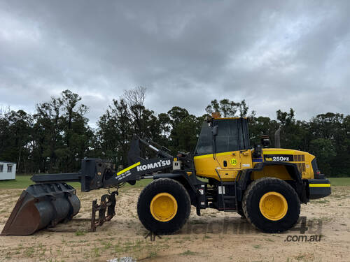 Komatsu WA250PZ-6 Loader/Tool Carrier Loader