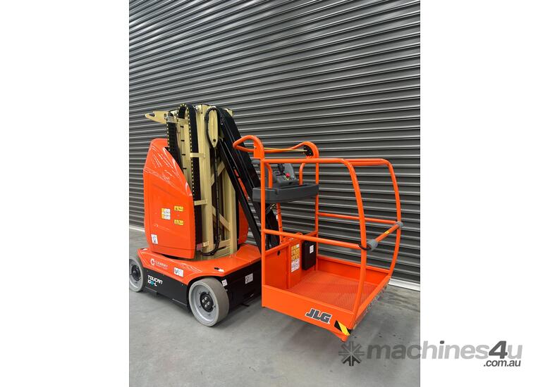 caption JLG T10 E Verticle Mast Lift