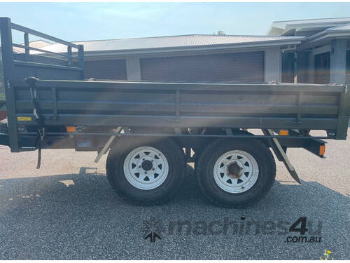 caption Redline Tag Flat top Trailer