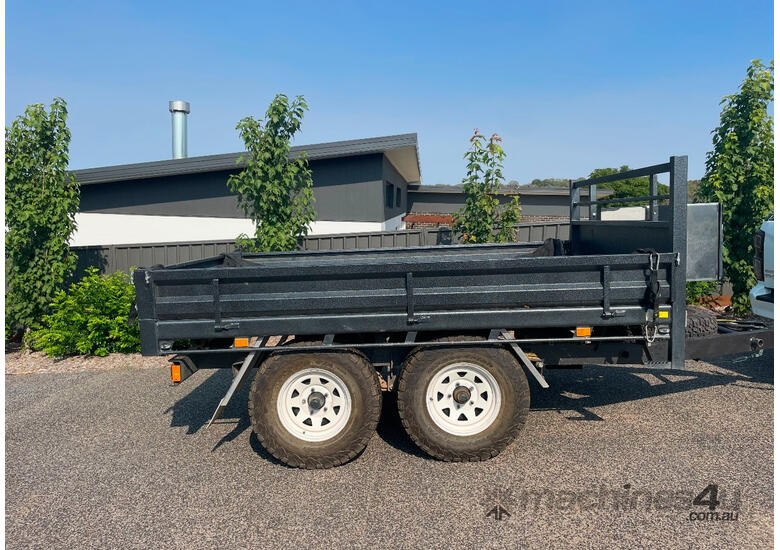 caption Redline Tag Flat top Trailer