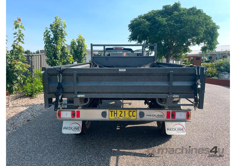 caption Redline Tag Flat top Trailer