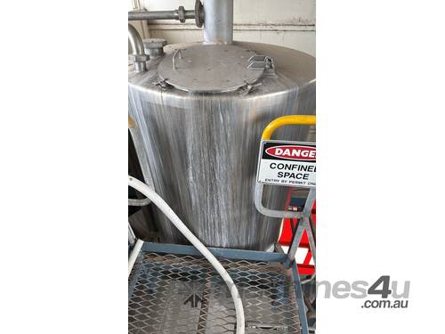 Stainless steel tank 942l Capacity 