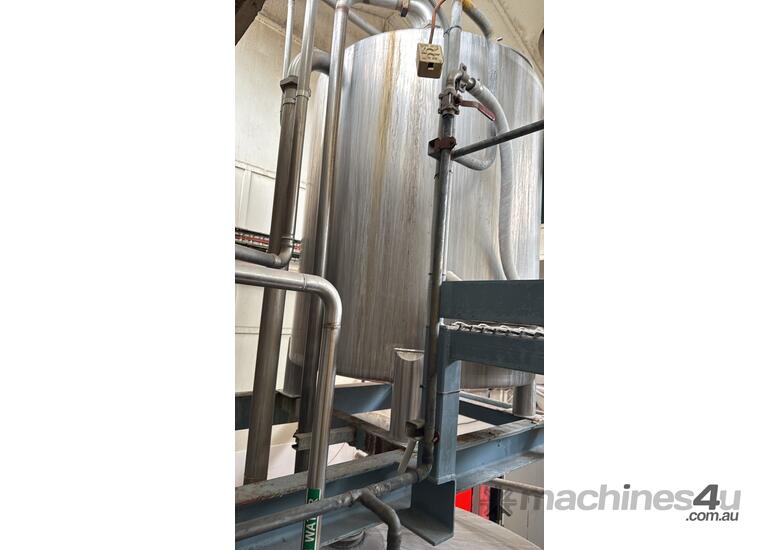 Stainless steel tank 942l Capacity 