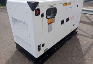 40kVA 4 Pole Brushless Isuzu / Stamford Diesel Generator 415V