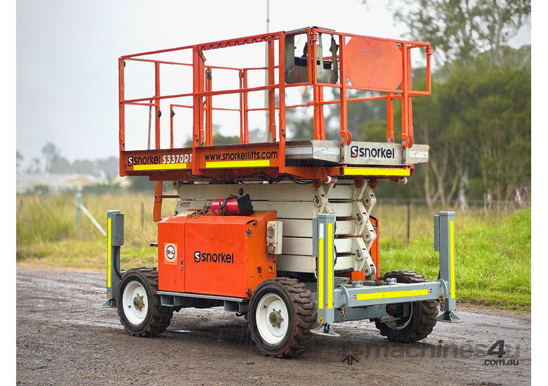 Snorkel S3370RT Scissor Lift Access & Height Safety