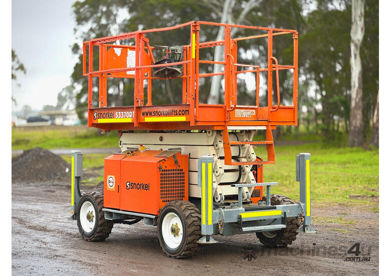 Snorkel S3370RT Scissor Lift Access & Height Safety