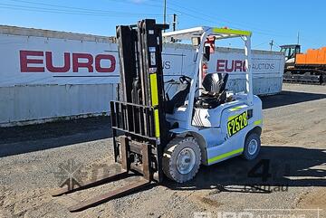 2014 Nissan Powerlift FD25T4C