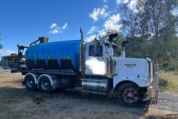 WESTERN STAR 4900 FX WATER TRUCK.