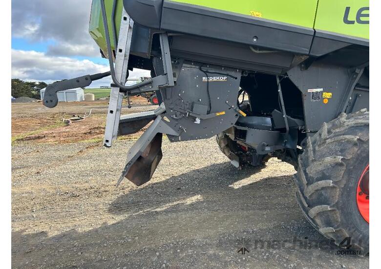 caption Class 770 with 1050 Cutter bar & 14ft knuckey pick up