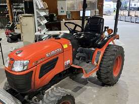 Kubota B2320 Tractor - picture0' - Click to enlarge