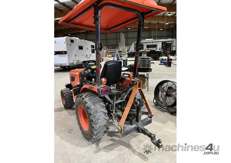 Kubota B2320 Tractor