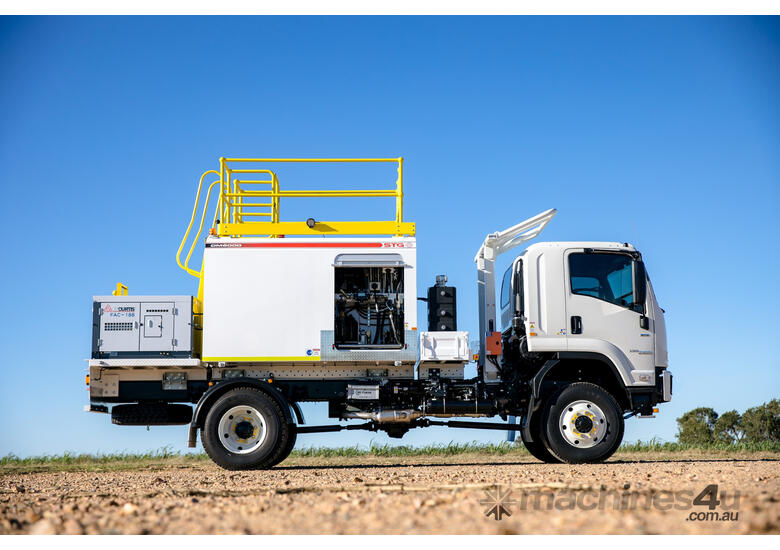 Isuzu FTS 139-260 Service Body Truck