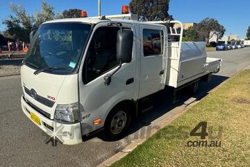 Truck Dual Cab Hino 300 617 2013 Ex-council GVM 5500kg 4m tray NP3006 SN1802