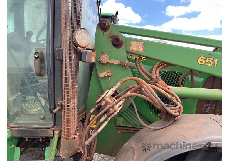 John Deere 6320 Tractor / Loader