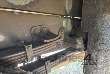 2009 Isuzu FSS550 Service Body