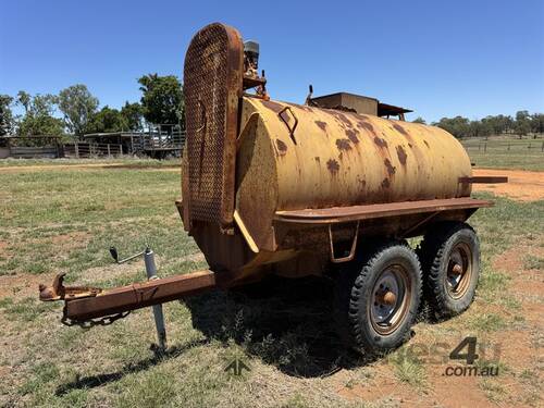 1,900L DUAL AXLE MOLASSES TRAILER