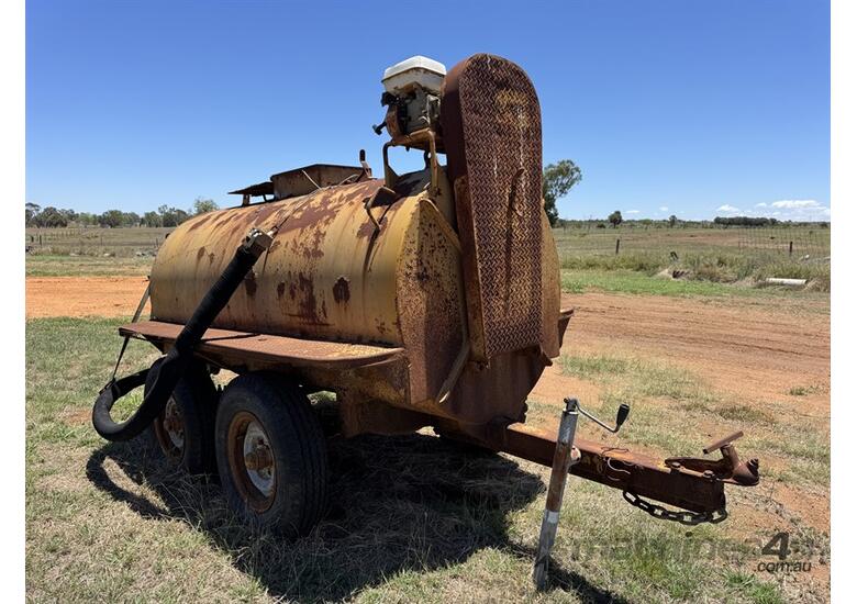 1,900L DUAL AXLE MOLASSES TRAILER