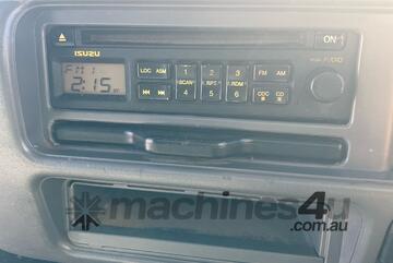 2005 Isuzu NQR450 MWB Service Body Day Cab