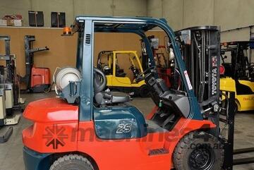 Refurbished Toyota 42-7FG25 Includes All New Tyres Side Shift & Fork Possioner Container Entry