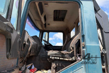 2002 MAN F2000 Table Top (Day Cab)