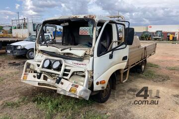 Hino 2008   300 616 Cab Chassis