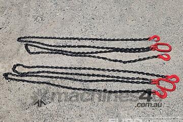 Un  G80 8mm x 3m Double Legged Lifting Chains (2 of)