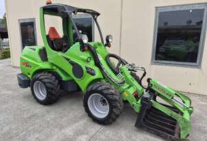 Avant 2023 USED   745 Loader