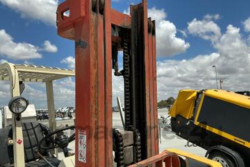 Nissan   15 Forklift