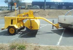 SE6T towed road broom , 2002 , 1,000hrs , ex council , 95% broom , remote ,