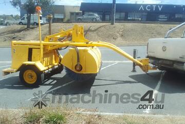 SE6T towed road broom , 2002 , 1,000hrs , ex council , 95% broom , remote ,