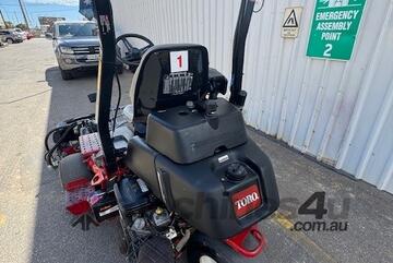 Toro Greenmaster Triflex 3300 Greens Mower