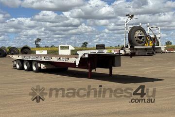 Moore 2012   MEGA TILT TRAILER