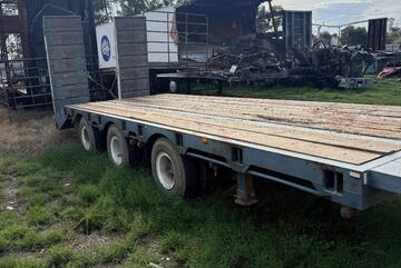   LUSTY TRI-AXLE PLANT TRAILER WITH RING FEDER HITCH, HYDRAULIC RAMPS, 45000kg ATM RATED