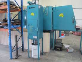 Abrasive Blasting Cabinet & Compressor - picture1' - Click to enlarge