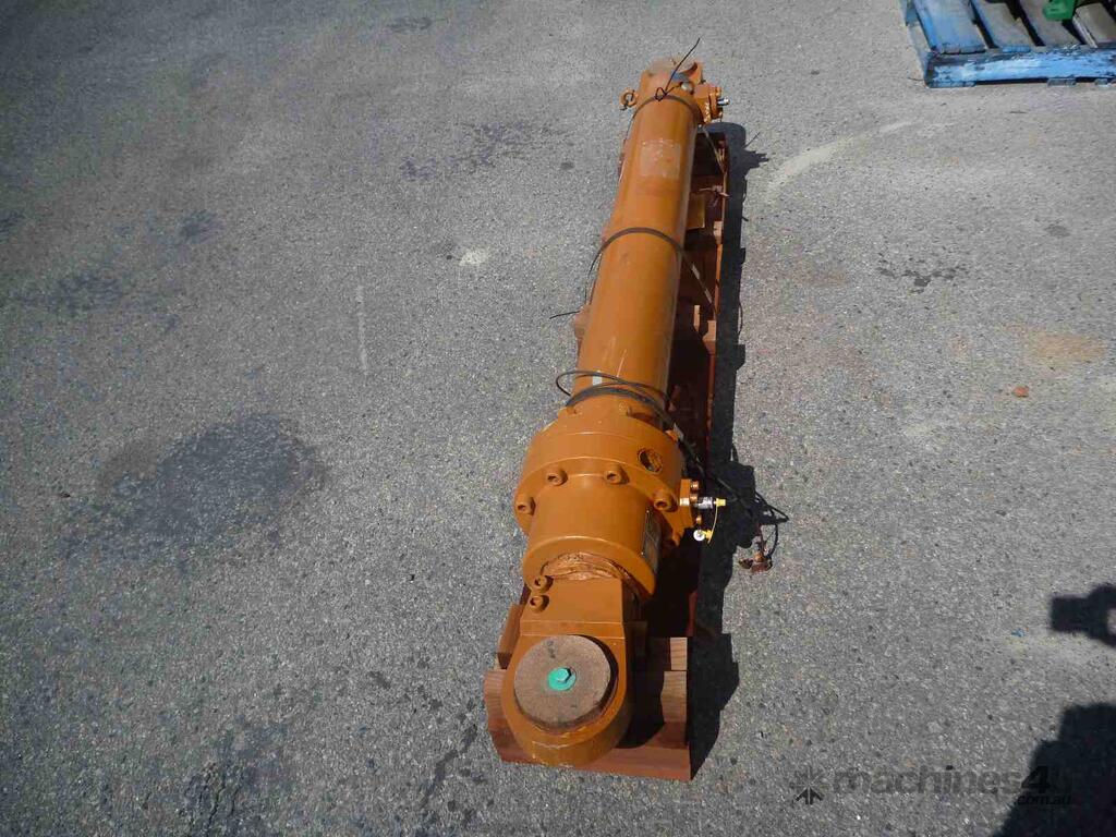 Used hydraulic rams Single Hydraulic Ram 2200 MM Collapsed Hydraulic ...