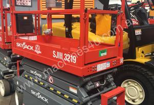 ACTIVE FORKLIFTS - Skyjack Scissor Lift Hire From $180/pw 19ft-40ft