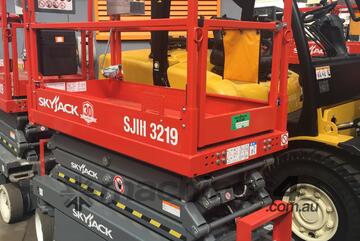 ACTIVE FORKLIFTS - Skyjack Scissor Lift   From $180/pw 19ft-40ft
