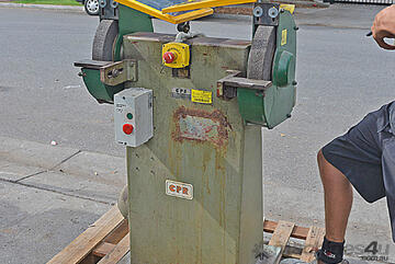 EAEC Heavy duty pedestal grinder