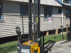 Sumi Walkie Stacker, 1.5 ton, Electric, EC - picture0' - Click to enlarge