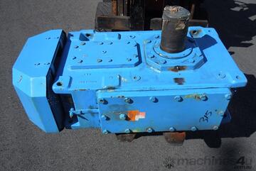 LLOYDS DEALS - 66 kw 1470/64 Rpm Flender Large Reduction Gearbox No. K 437 709 304 - 2 - 1 B3 SH 08A
