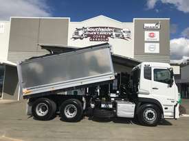 UD GW460 TIPPER - picture0' - Click to enlarge