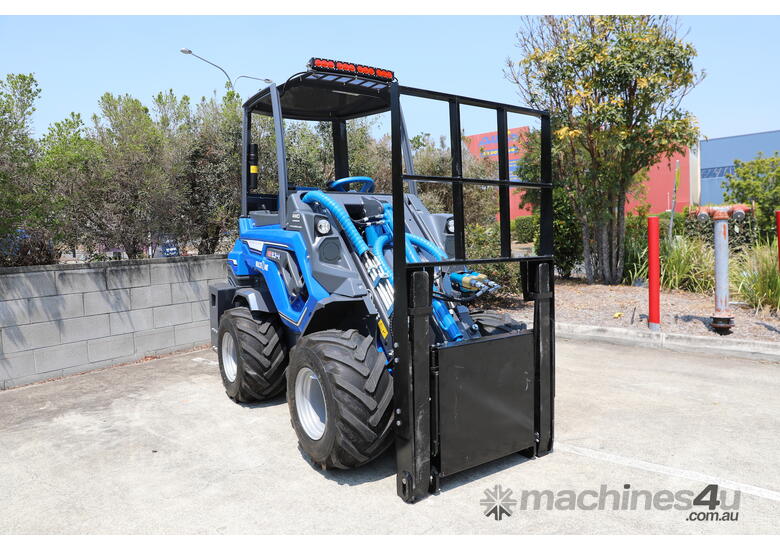 6.3SK Multione Bee Mini Loader - 950kg Lift Capacity 2 SPEED (20km/h)