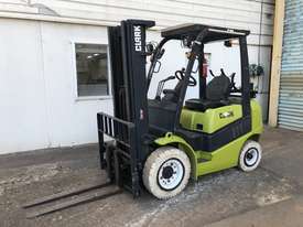 CLARK C25L - 2.5t LPG Counterbalance Container Access Forklift - Hire - picture0' - Click to enlarge