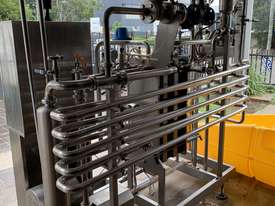 Milk Pasturiser 3000 litre per hour 5 years old  - picture1' - Click to enlarge