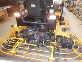Ride-on Trowel machine - picture2' - Click to enlarge