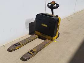 Battery Electric Pallet Truck - picture0' - Click to enlarge