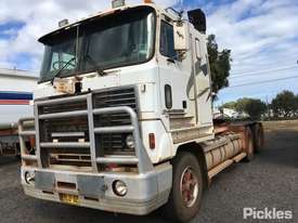 1997 Mack Ultraliner II - picture2' - Click to enlarge